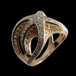 Золотое кольцо звезда с бриллиантами и желтыми сапфирами
